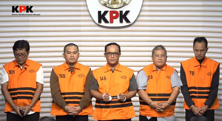 Bupati Lampung Tengah Ardito Wijaya dan 4 tersangka hasil OTT KPK